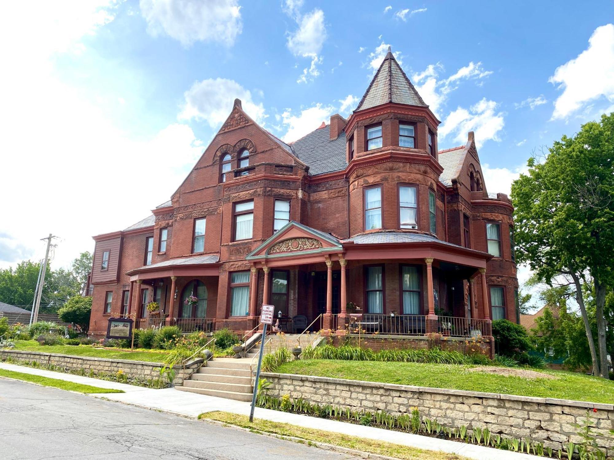 Vineyard Mansion Carriage House St. Joseph Exterior foto